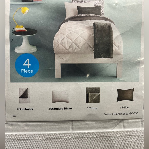 Reversible, comforter, sham, throw, pillow, black out curtains, - Picture 11 of 11